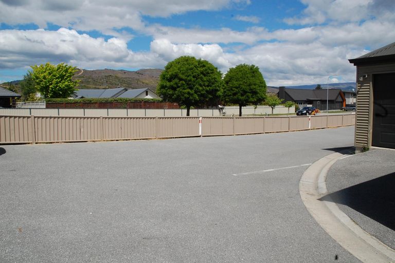 Photo of property in 8b Mckellar Court, Cromwell, 9310