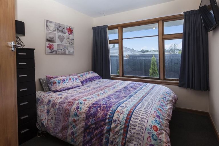 Photo of property in 8 Lake Terrace Road, Burwood, Christchurch, 8061