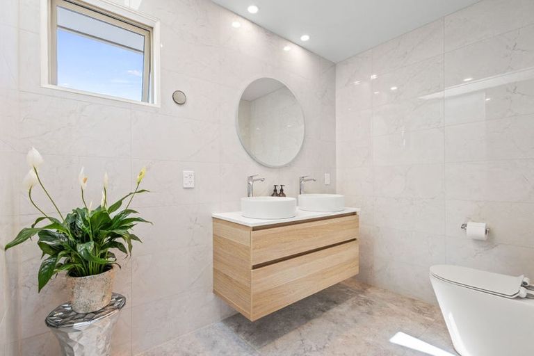 Photo of property in 1 Springvale Gardens, Harewood, Christchurch, 8051