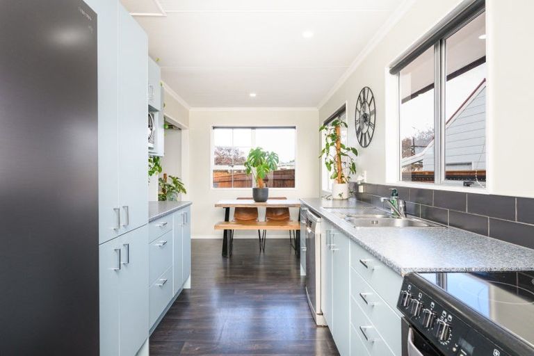 Photo of property in 35 Hillcrest Drive, Kelvin Grove, Palmerston North, 4414