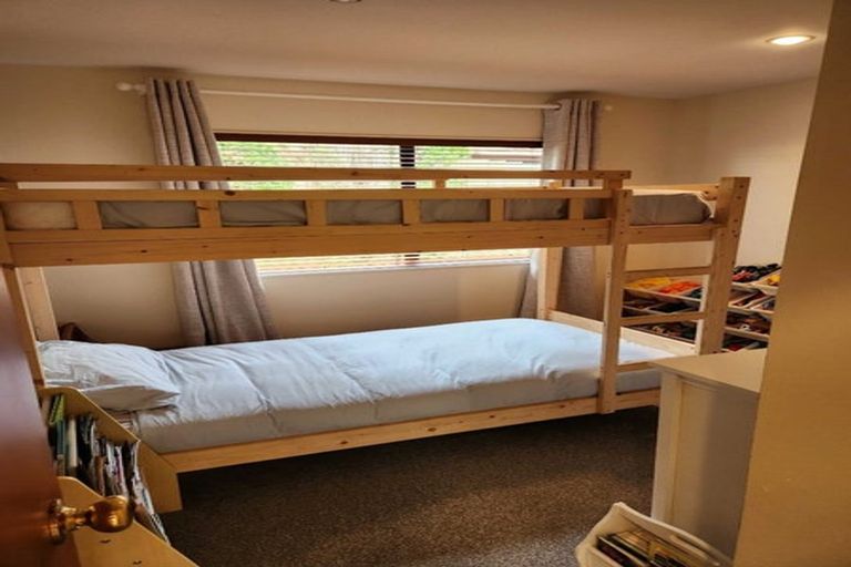 Photo of property in 11/76 Target Road, Totara Vale, Auckland, 0629