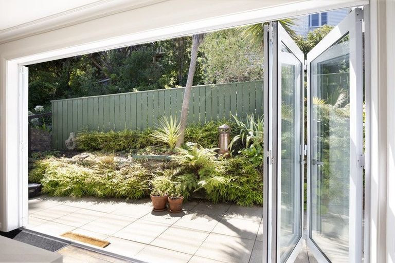 Photo of property in 8 Otaki Street, Miramar, Wellington, 6022