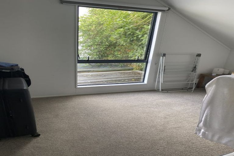 Photo of property in 2/147 Spinella Drive, Bayview, Auckland, 0629