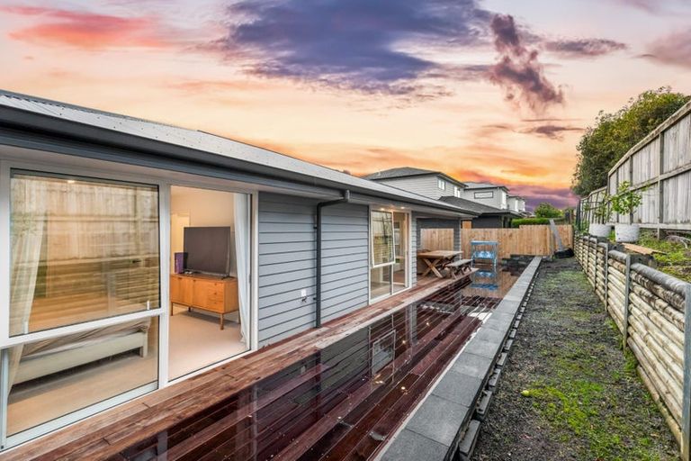 Photo of property in 36 Accolage Boulevard, Kumeu, 0810