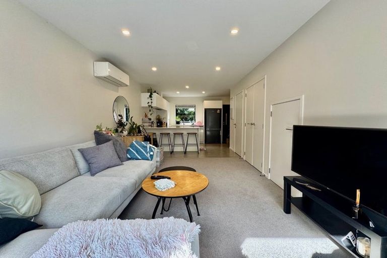Photo of property in 5/8 Valron Road, Te Atatu South, Auckland, 0602