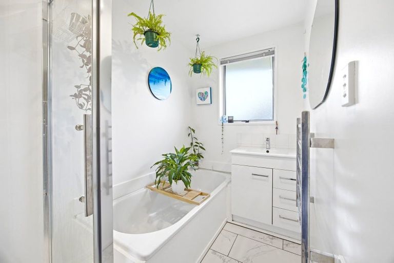 Photo of property in 1/44 Kathleen Crescent, Hornby, Christchurch, 8042