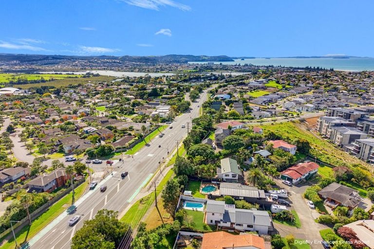 Photo of property in 57 John Dee Crescent, Red Beach, 0932