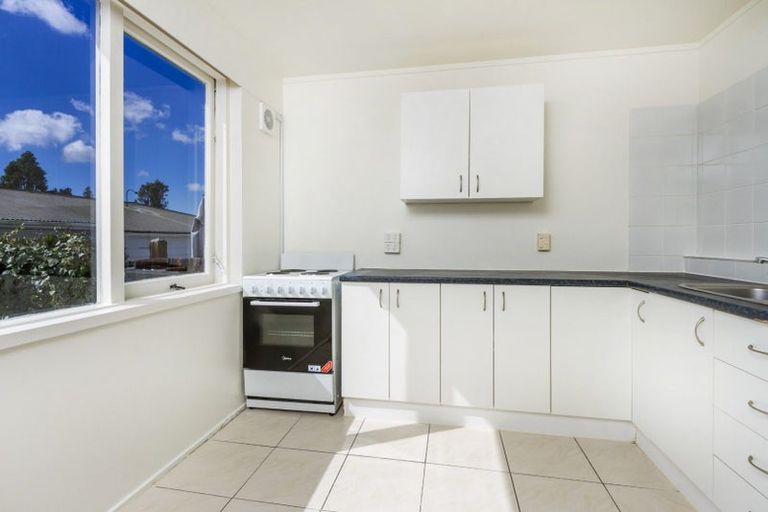 Photo of property in 1/91 Verran Road, Birkenhead, Auckland, 0626