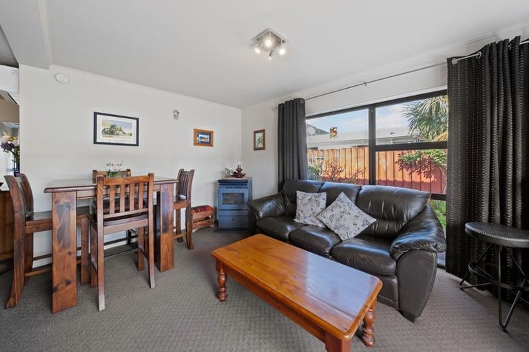 Photo of property in 77b Hampden Street, Picton, 7220