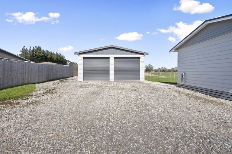 Photo of property in 20 Monteith Street, Halcombe, 4779