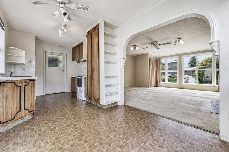 Photo of property in 6 Pickering Crescent, Chedworth, Hamilton, 3210