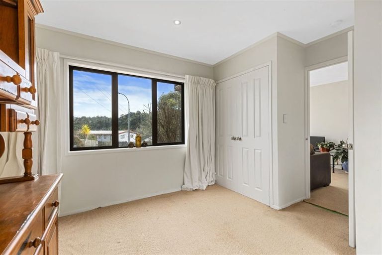 Photo of property in 27 Hale Crescent, Bayview, Auckland, 0629