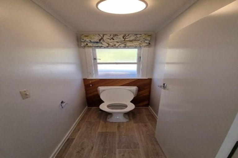 Photo of property in 128 Helston Road, Paparangi, Wellington, 6037