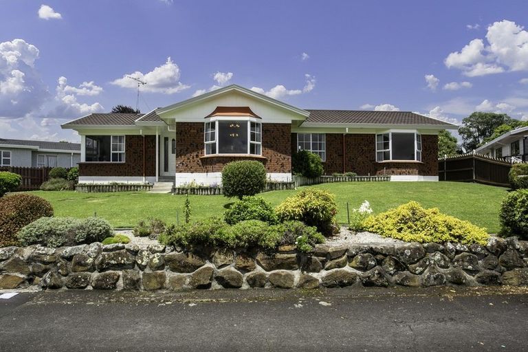 Photo of property in 31 Sheridan Crescent, Leamington, Cambridge, 3432