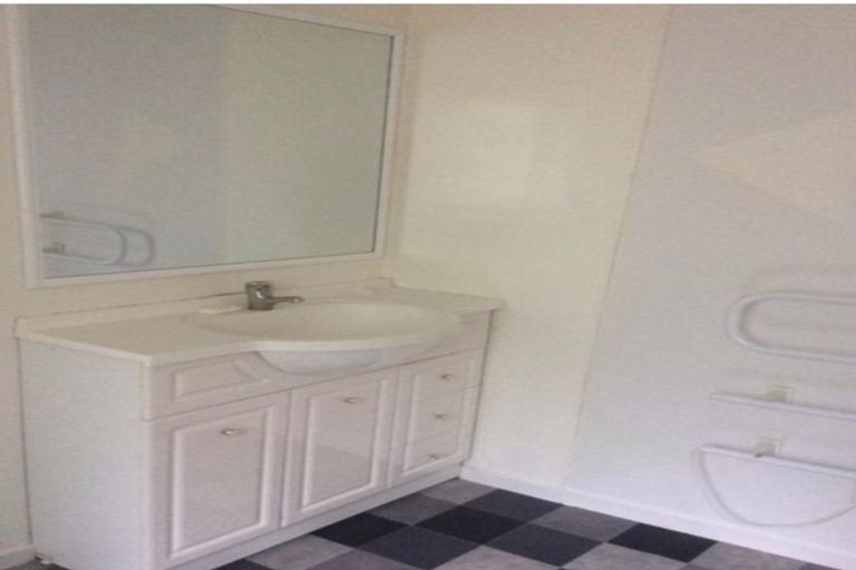 Photo of property in 1/73 Spinella Drive, Bayview, Auckland, 0629