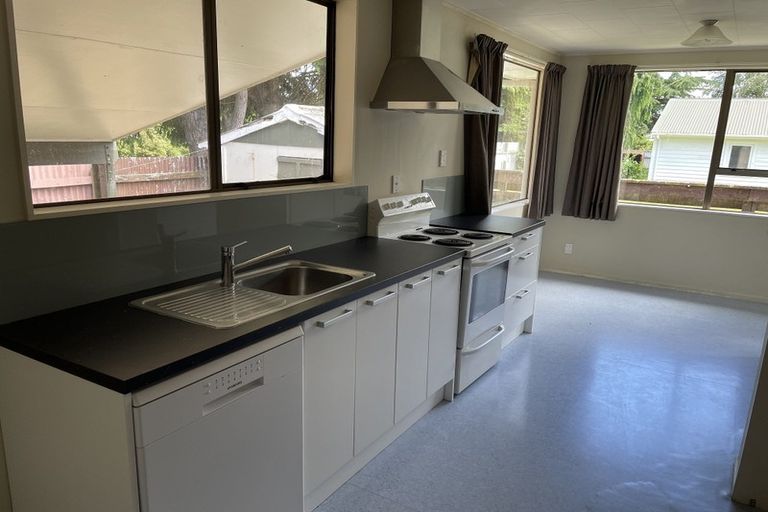 Photo of property in 2/97 Thackeray Street, Trentham, Upper Hutt, 5018