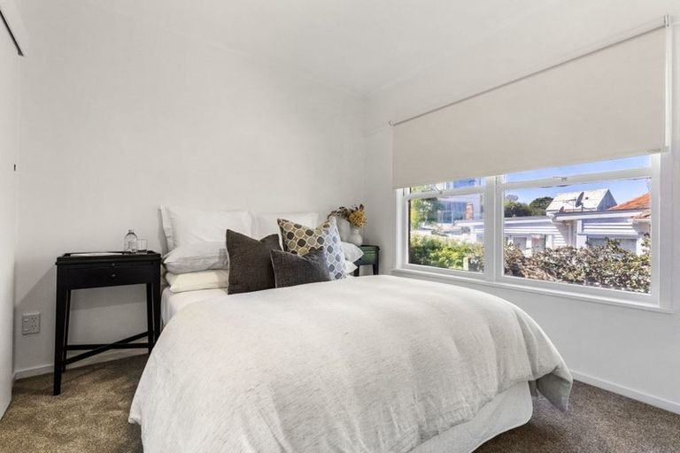 Photo of property in 6/40 Lake Road, Narrow Neck, Auckland, 0624