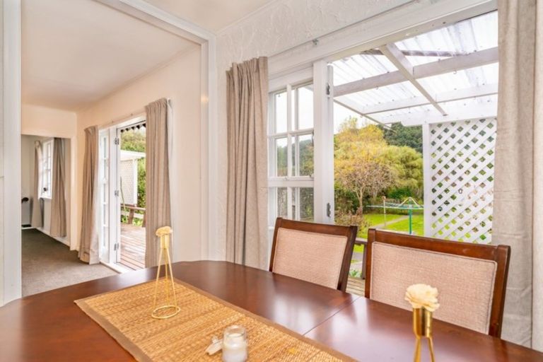 Photo of property in 15 Holdsworth Avenue, Trentham, Upper Hutt, 5018