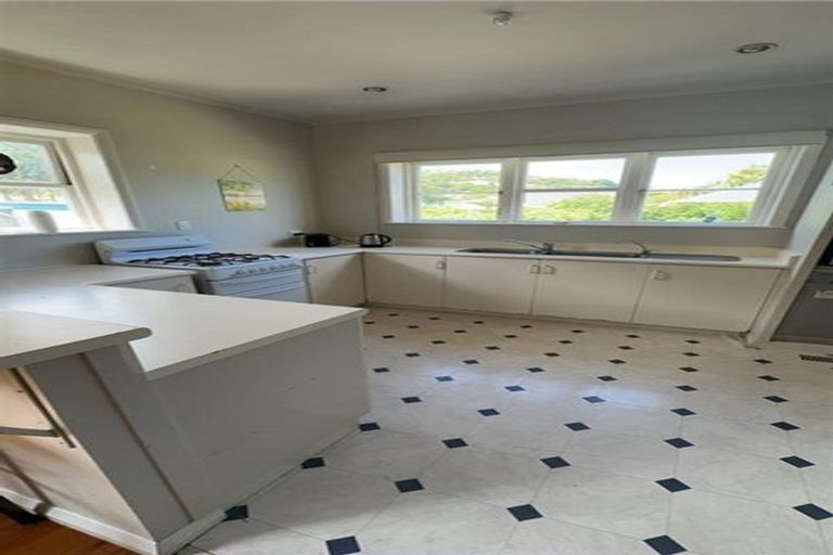 Photo of property in 9 Sunshine Avenue, Karori, Wellington, 6012