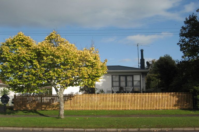 Photo of property in 49 Gossamer Drive, Pakuranga Heights, Auckland, 2010