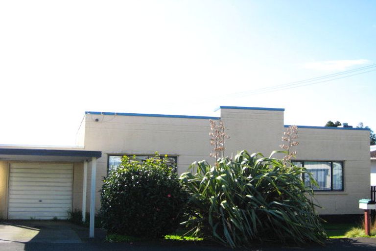 Photo of property in 11 Maratahu Street, Westown, New Plymouth, 4310