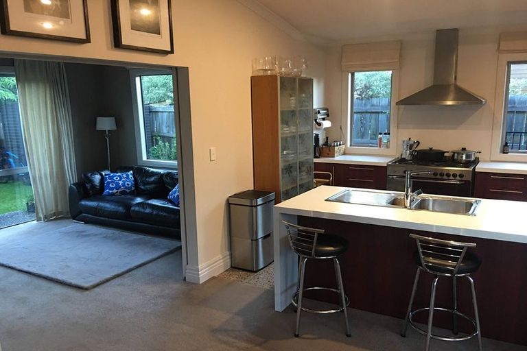 Photo of property in 6 Coburn Place, Lake Hayes, Queenstown, 9304