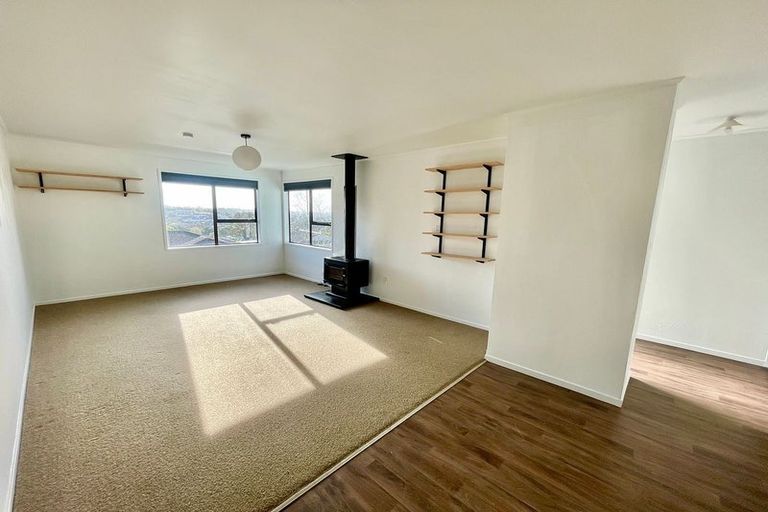 Photo of property in 87 Solar Road, Glen Eden, Auckland, 0602