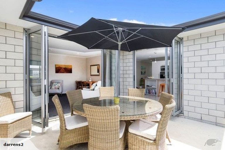 Photo of property in 2 Plantation Way, Papamoa, 3118