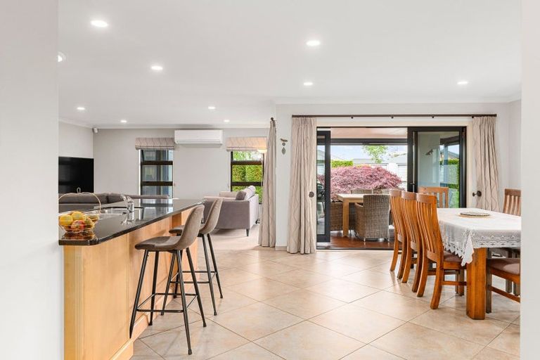 Photo of property in 2 Compton Grove, Huntington, Hamilton, 3210