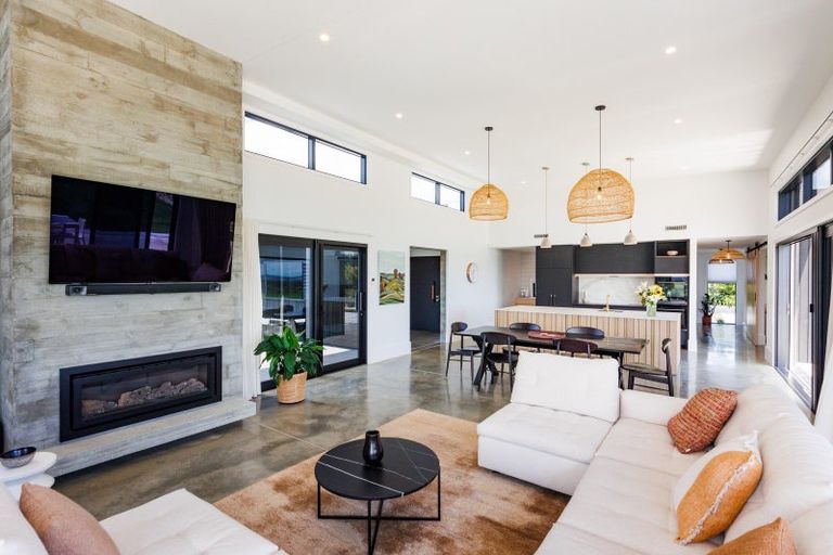 Photo of property in 50 Branksome Place, Aokautere, Palmerston North, 4471