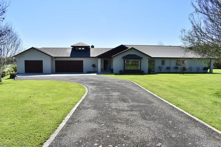 Photo of property in 63 Manakau Heights Drive, Manakau, Otaki, 5583