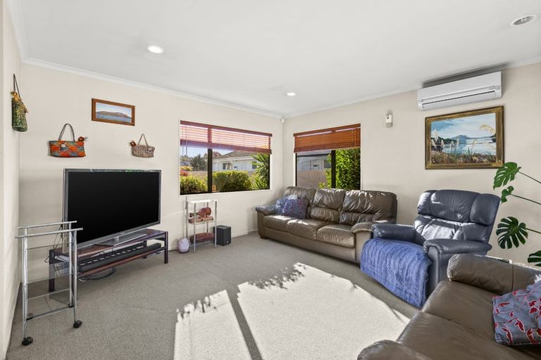 Photo of property in 9a Oxford Street, Taradale, Napier, 4112
