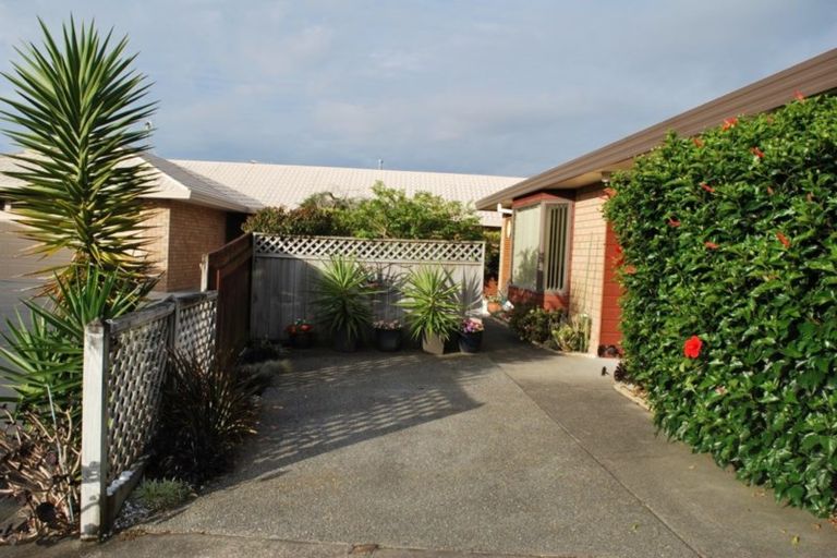 Photo of property in 94 Cedar Drive, Paraparaumu Beach, Paraparaumu, 5032
