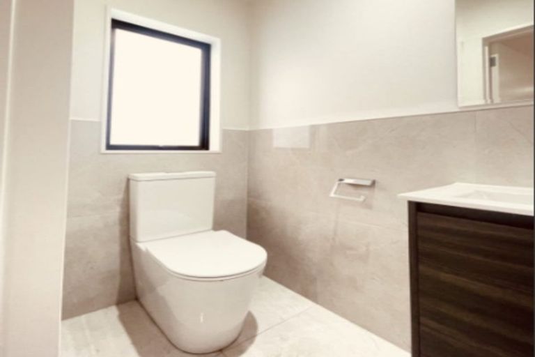 Photo of property in 4/2 Smiths Avenue, Papakura, 2110