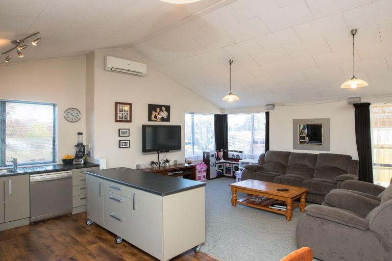 Photo of property in 23 Peppertree Glade, Kelvin Grove, Palmerston North, 4414