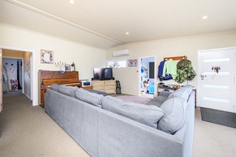 Photo of property in 12 Kent Crescent, Awapuni, Palmerston North, 4412