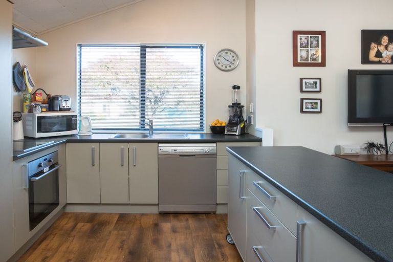 Photo of property in 23 Peppertree Glade, Kelvin Grove, Palmerston North, 4414