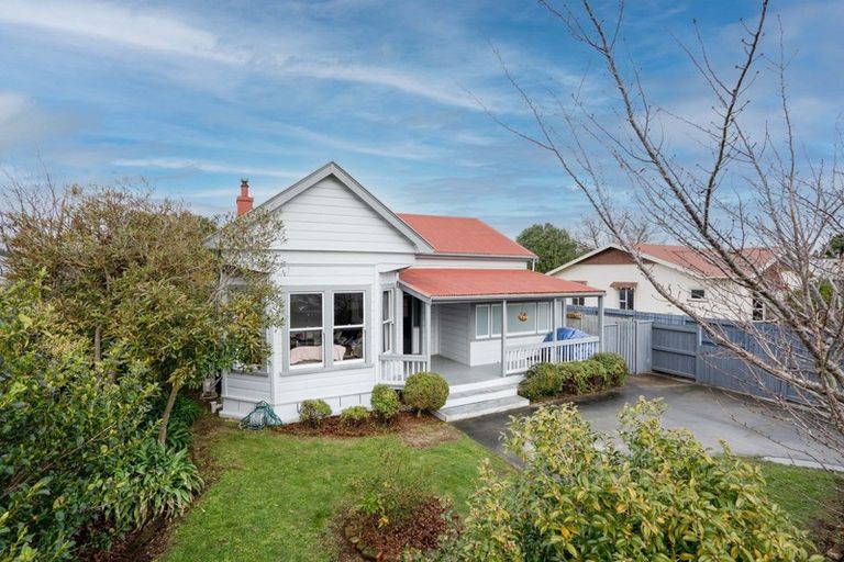 Photo of property in 36 Knowles Street, Terrace End, Palmerston North, 4410