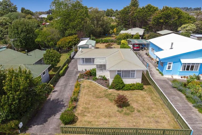 Photo of property in 10 Humphrey Street, Marton, 4710