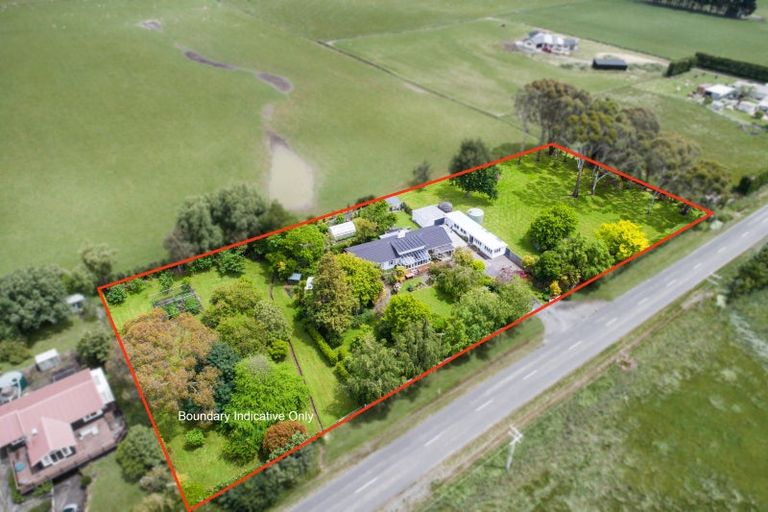 Photo of property in 329 Makirikiri Road, Crofton, Marton, 4787