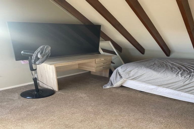 Photo of property in 2/166 Rangatira Road, Beach Haven, Auckland, 0626