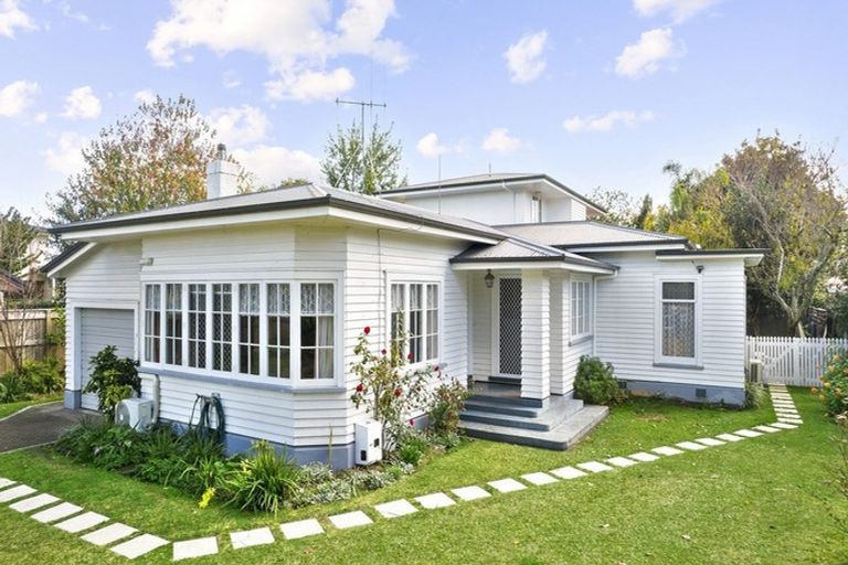 Photo of property in 14 Queen Street, Cambridge, 3434