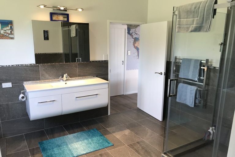 Photo of property in 323 Karioitahi Road, Karioitahi, Waiuku, 2683