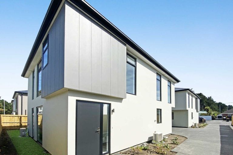 Photo of property in 2/15 Rawhiti Avenue, New Brighton, Christchurch, 8083