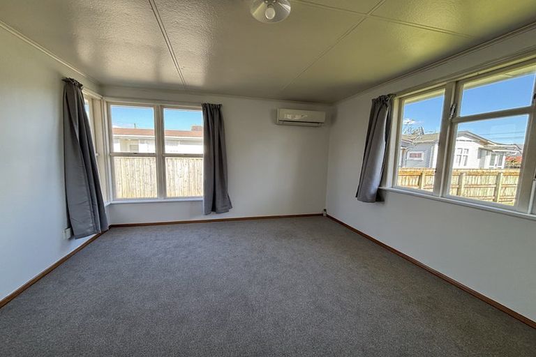 Photo of property in 5 Clyde Street, Levin, 5510