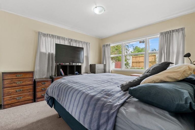 Photo of property in 137 Hutchinsons Road, Bucklands Beach, Auckland, 2014