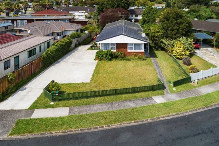 Photo of property in 1/4 Roseburn Place, Pakuranga, Auckland, 2010