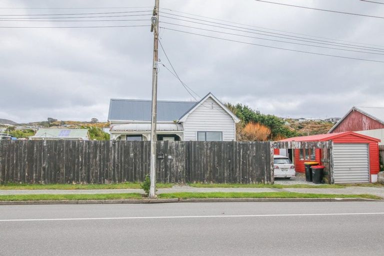 Photo of property in 6 Ocean Beach Road, Bluff, 9814