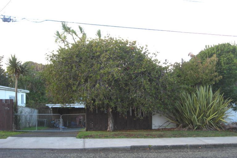 Photo of property in 108 Alexander Road, Raumati Beach, Paraparaumu, 5032