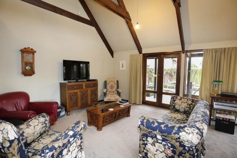 Photo of property in 11 Swithland Place, Avonhead, Christchurch, 8042